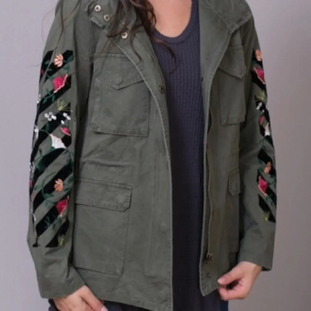 En Creme Size Small Olive Embroidered Utility Cargo Field Jacket